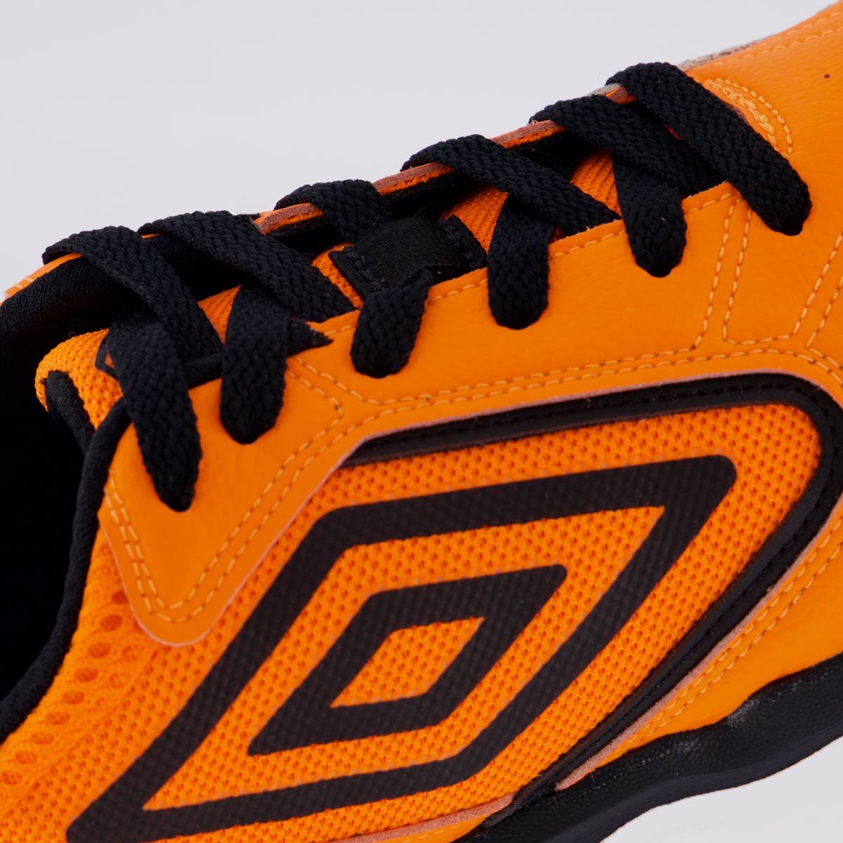 Chuteira Umbro Pro Challenge Uptake Laranja e Preta Laranja 7