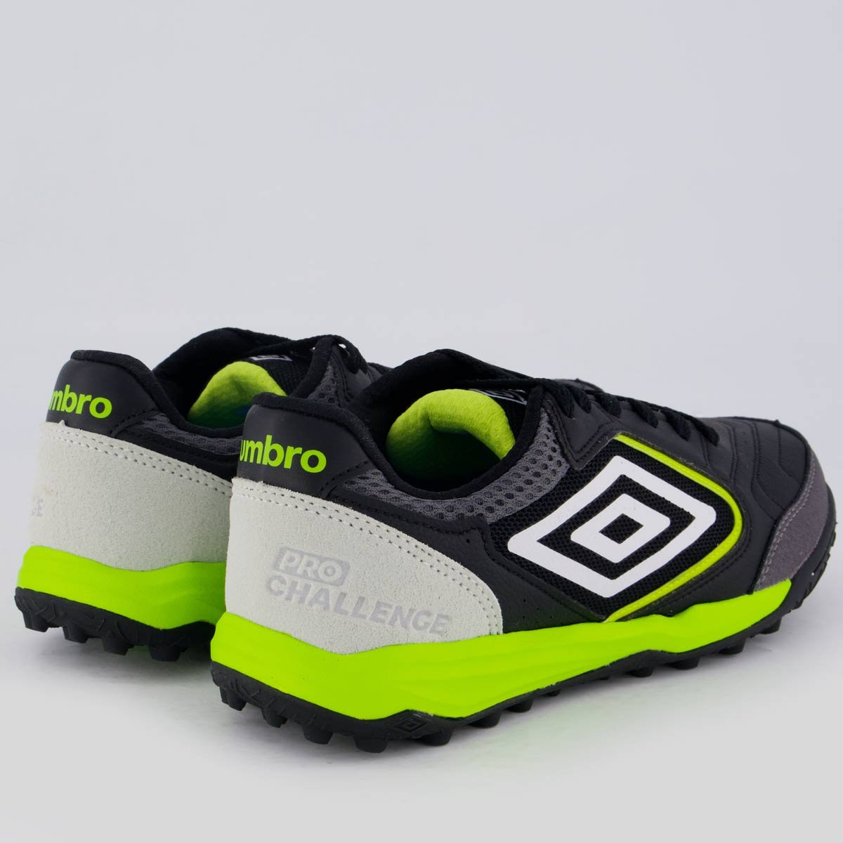 Chuteira Umbro Pro Challenge Uptake Society Preta e Verde Preto/Verde 3