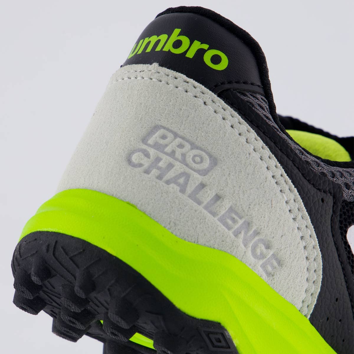 Chuteira Umbro Pro Challenge Uptake Society Preta e Verde Preto/Verde 6