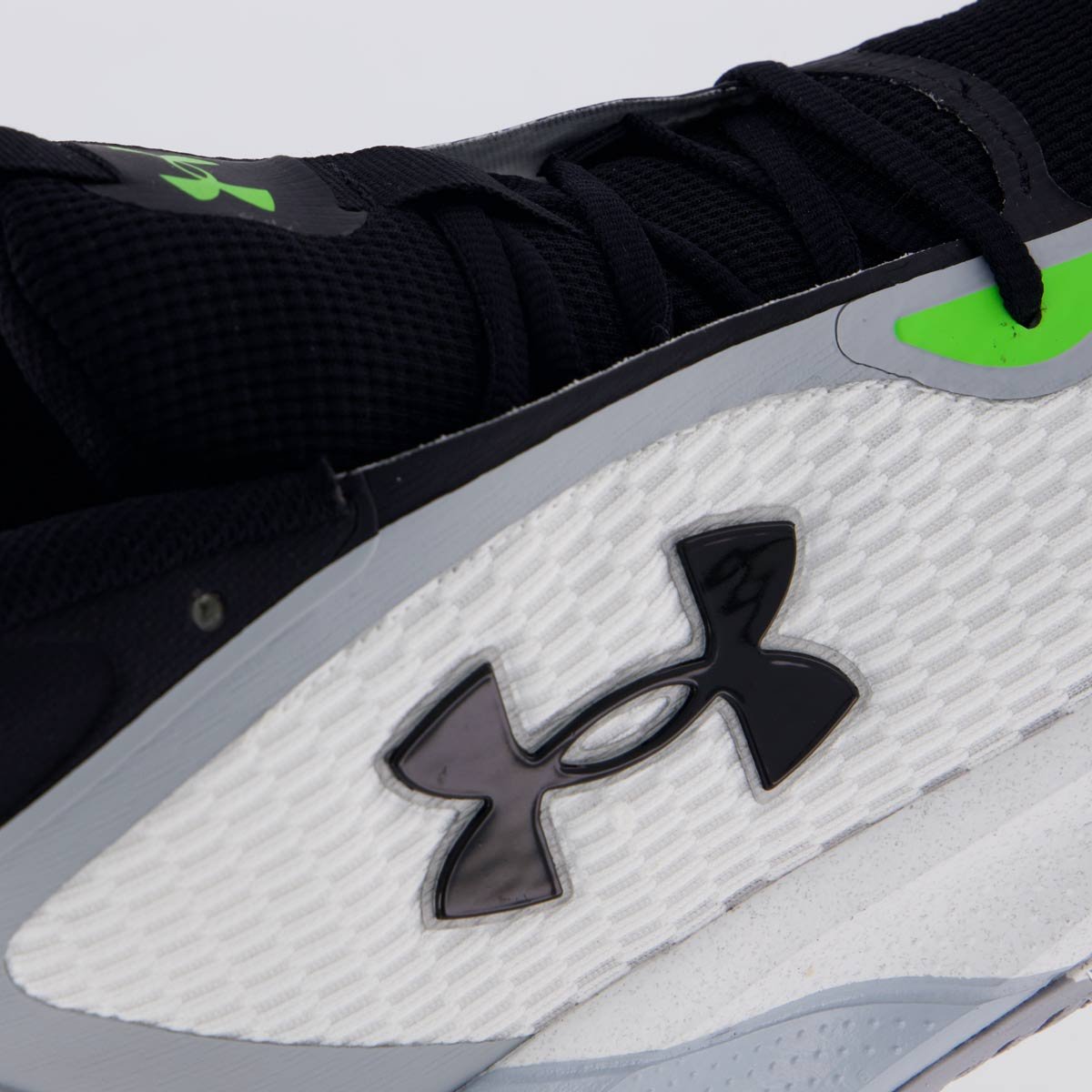 Tênis Under Armour Swish 2 Branco e Preto Branco/Preto 7