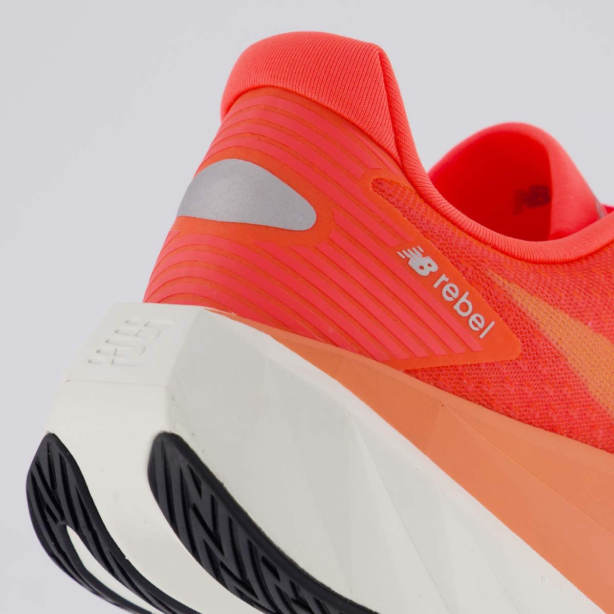 Tênis New Balance Fuelcell Rebel V5 Feminino Coral Coral 6