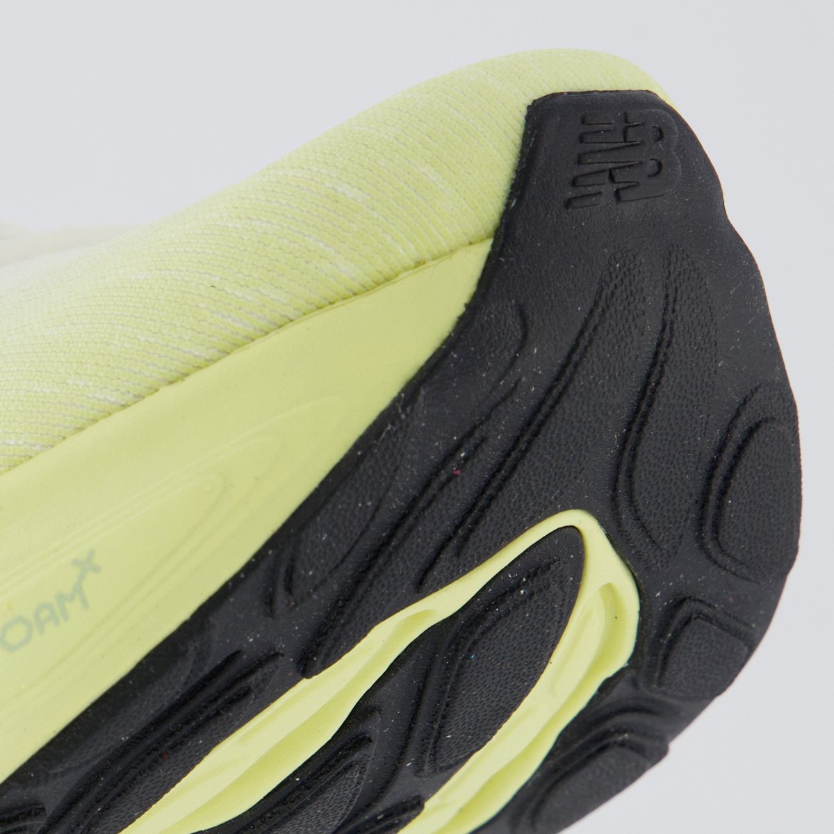 Tênis New Balance Fresh Foam X 1080 V14 Feminino Amarelo Amarelo 8