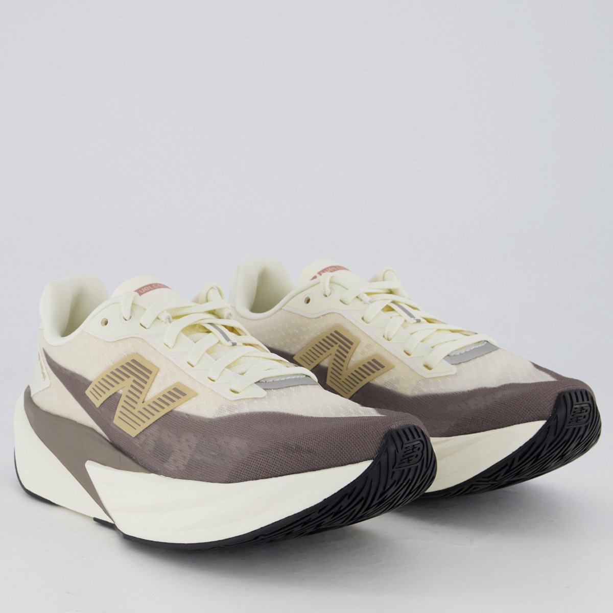 Tênis New Balance Fuelcell Rebel V5 Feminino Off White White/Cinza 2