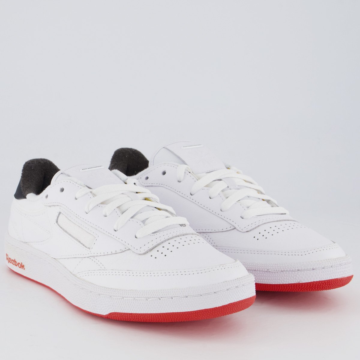Tênis Reebok Club C 85 Vintage Branco e Vermelho Branco 2