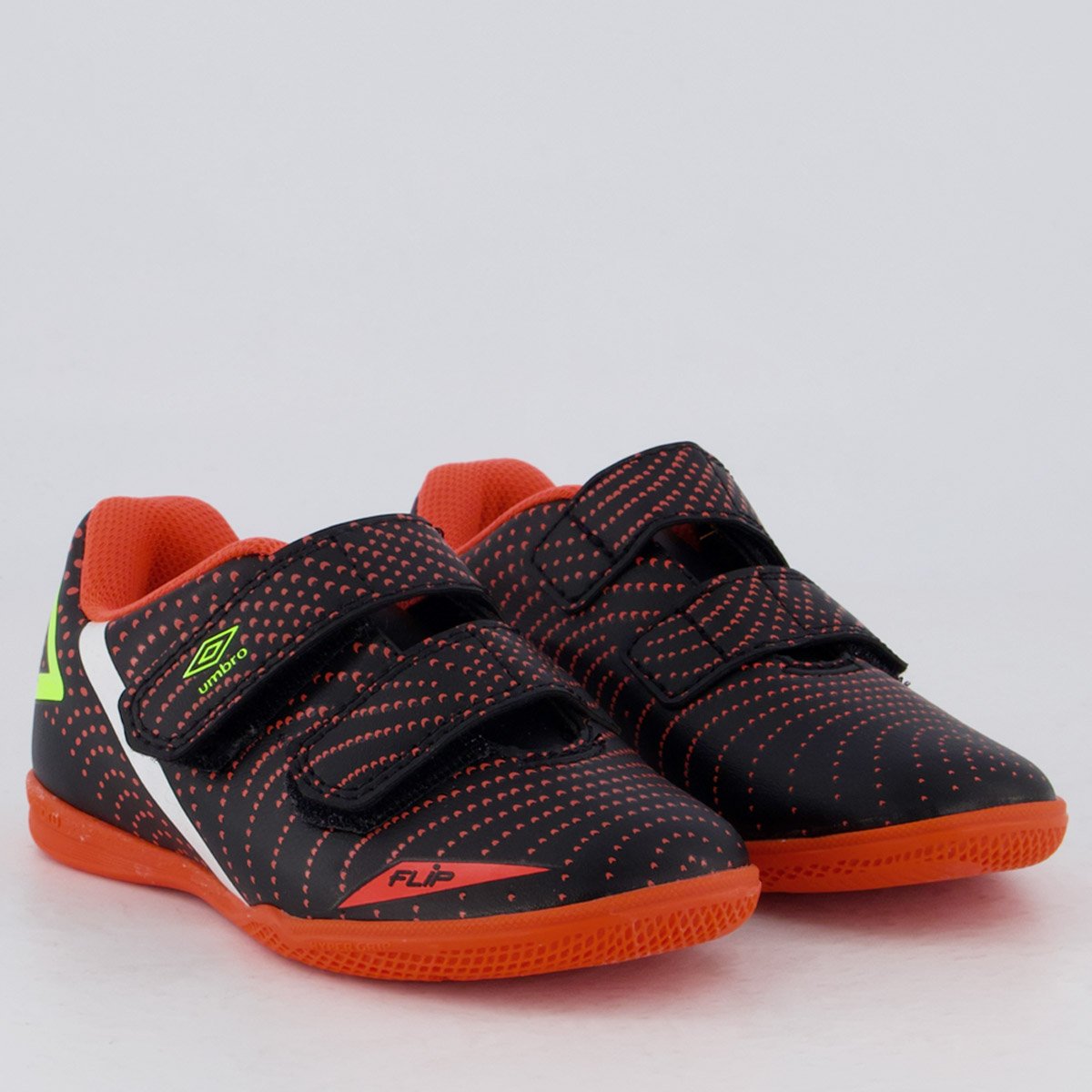 Chuteira Umbro Flip Futsal Kids Preta e Laranja Preto/Laranja 2