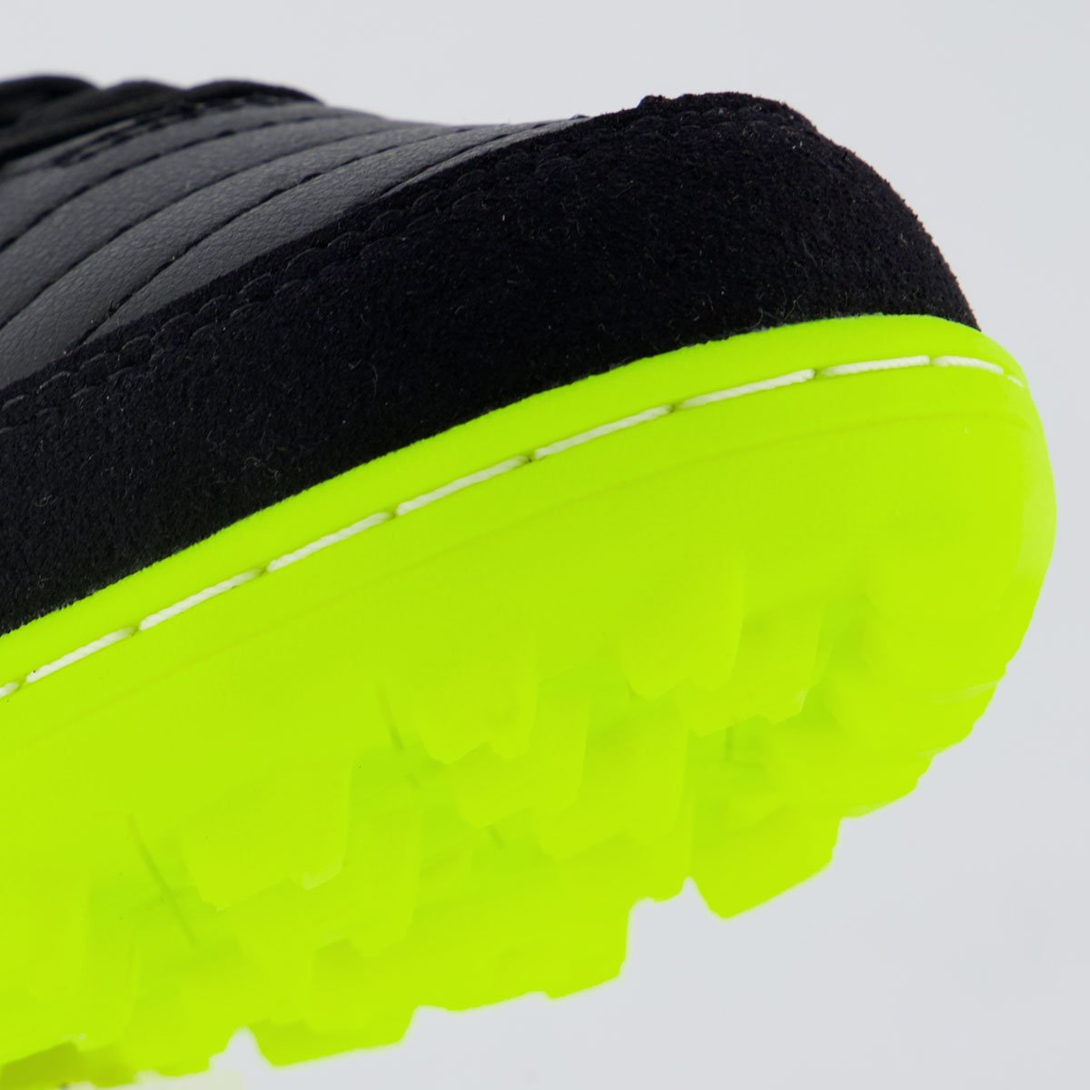 Chuteira Umbro Neo-Confort Society Preta e Amarela Preto/Amarelo 8