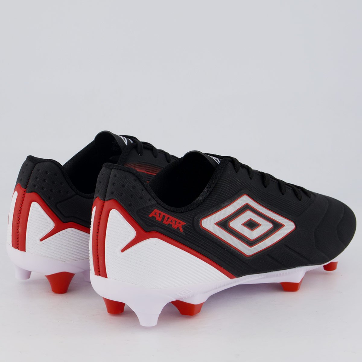 Chuteira Umbro Attak III Campo Preta e Vermelho Preto/Vermelho 3
