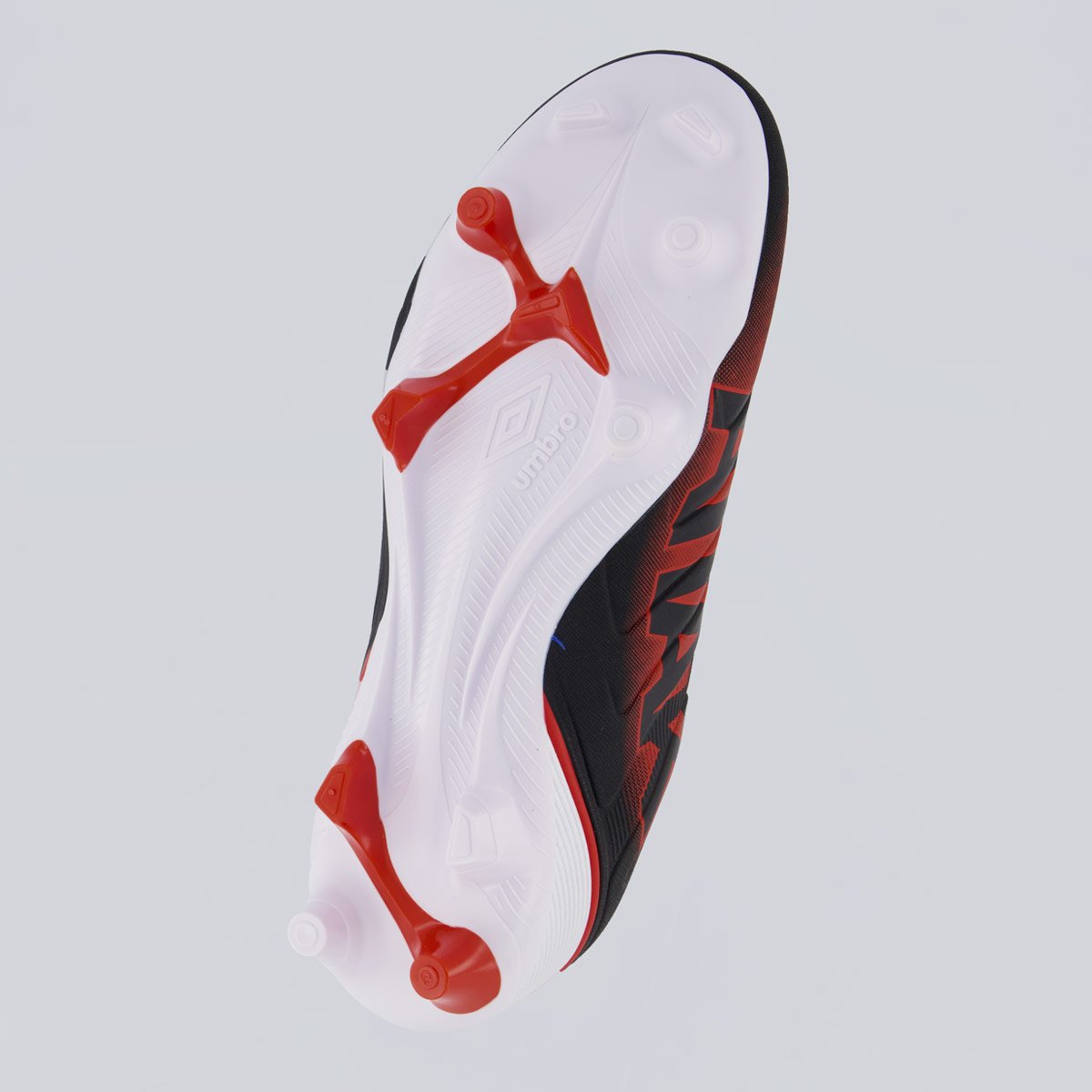 Chuteira Umbro Attak III Campo Preta e Vermelho Preto/Vermelho 5