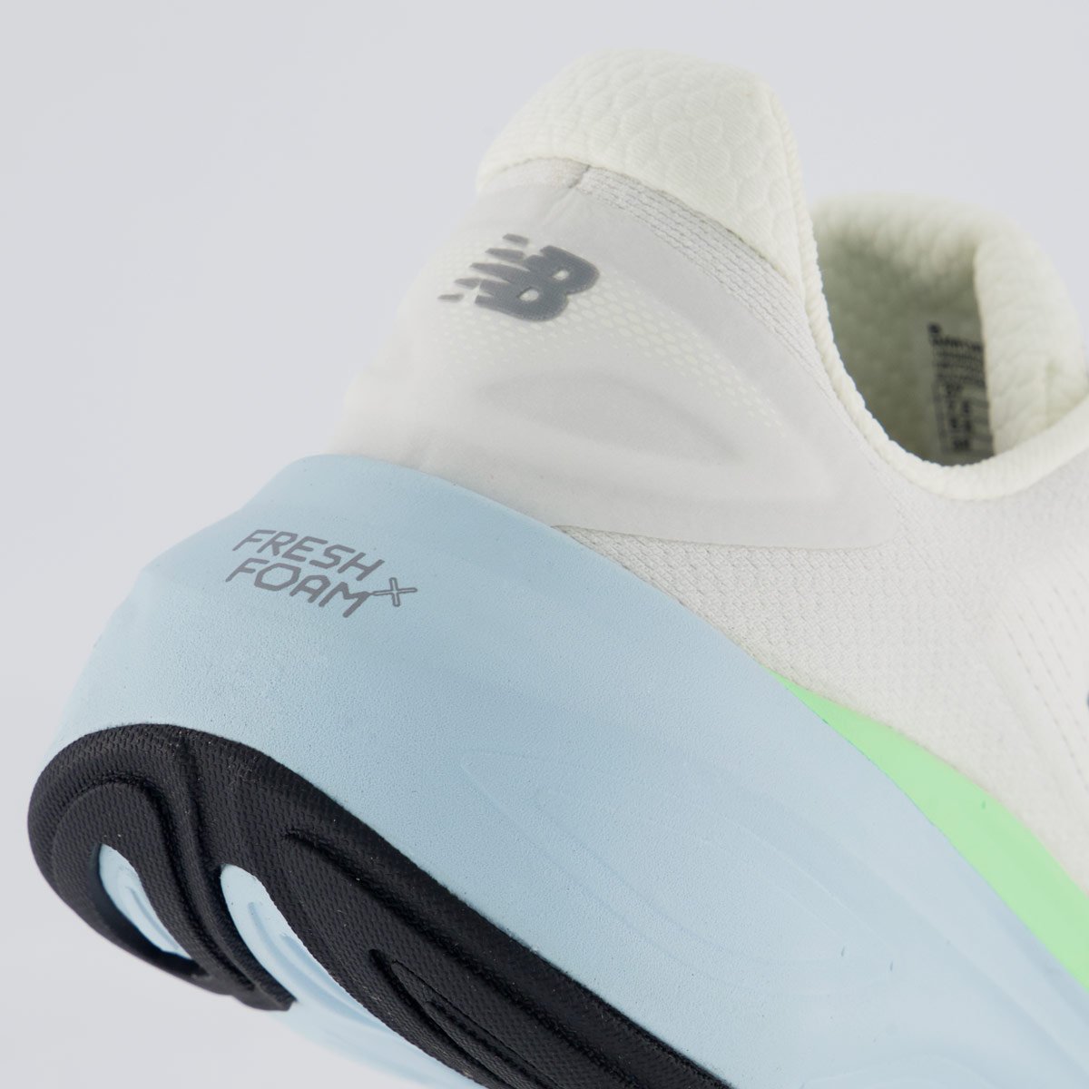 Tênis New Balance Fresh Foam X More V6 Feminino Off White e Verde White/Verde 6