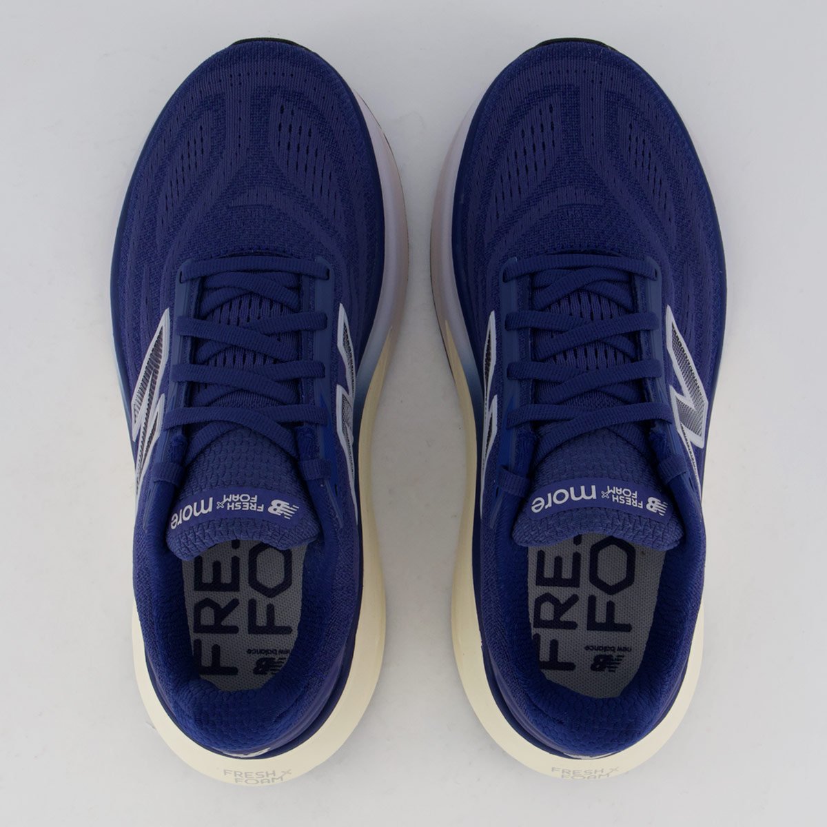 Tênis New Balance Fresh Foam X More V6 Feminino Roxo Azul 4