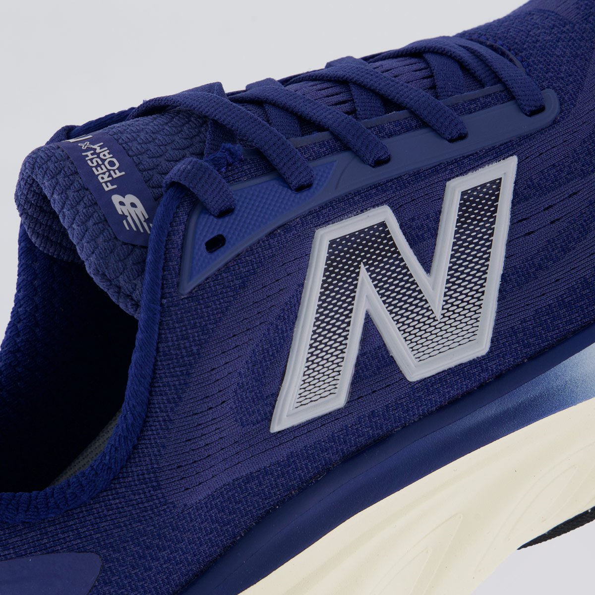Tênis New Balance Fresh Foam X More V6 Feminino Roxo Azul 7