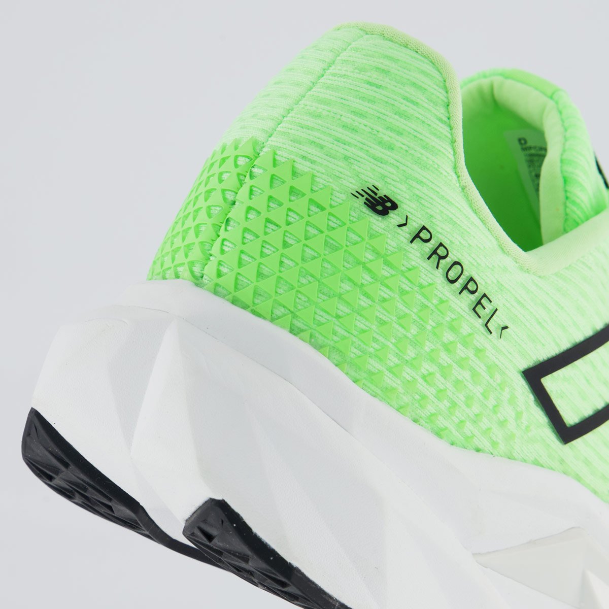 Tênis New Balance Fuelcell Propel V5 Verde Verde 6