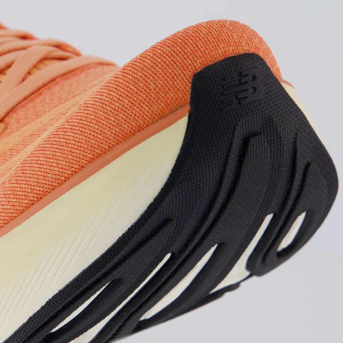 Tênis New Balance Fresh Foam X More V6 Feminino Laranja Laranja 8