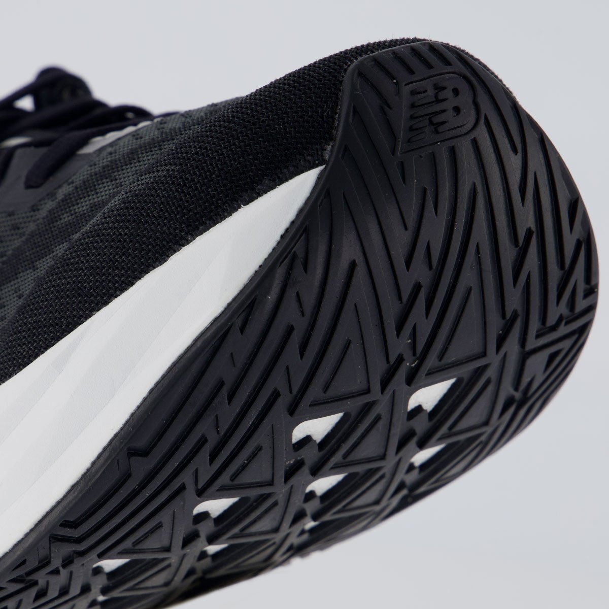 Tênis New Balance Fuelcell Rebel V5 Preto Preto