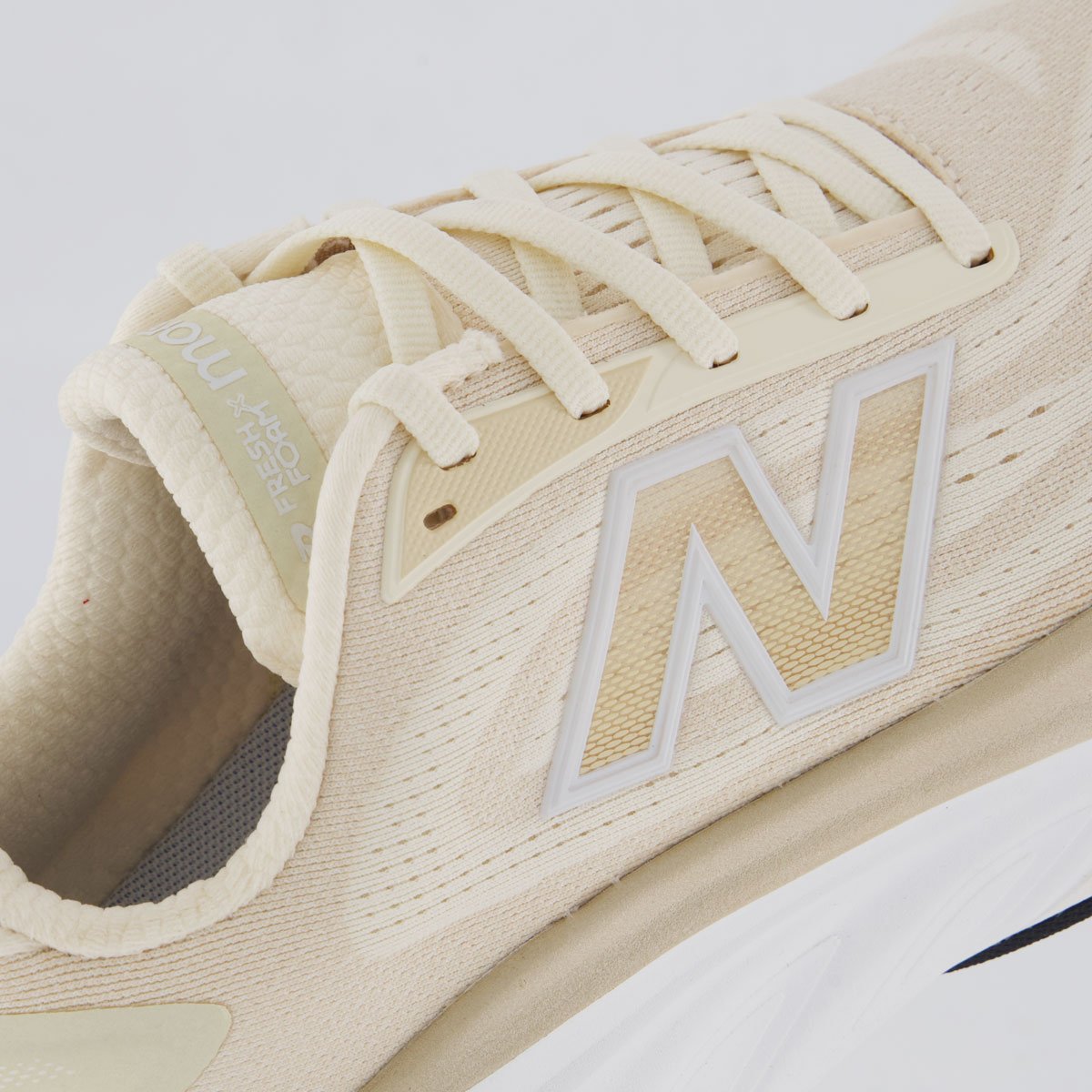 Tênis New Balance Fresh Foam X More V6 Feminino Bege Bege 7