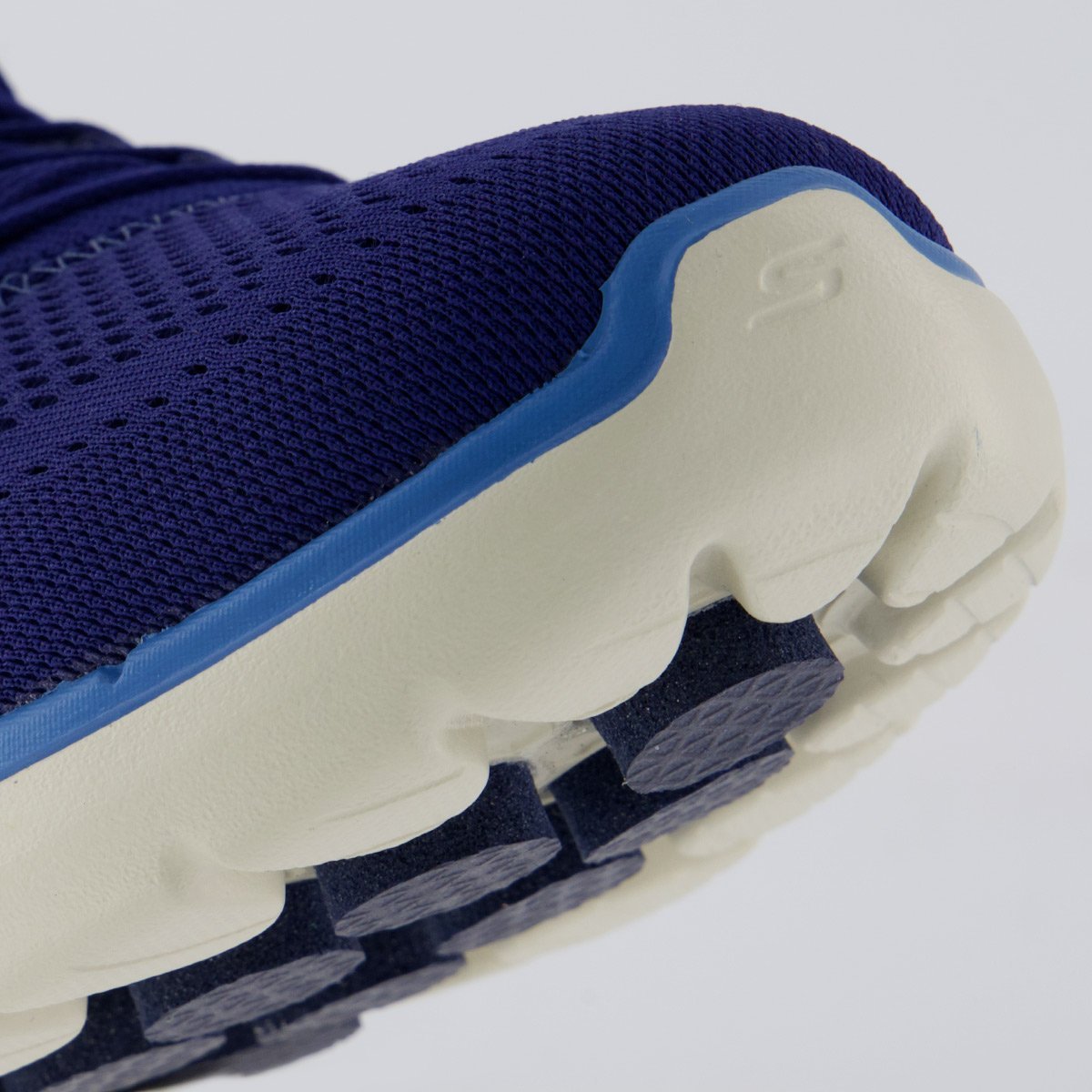 Tênis Skechers Go Walk 6 Marinho e Off White Azul 8