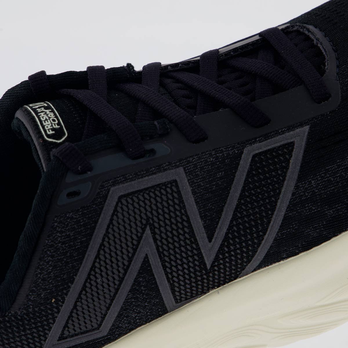 Tênis New Balance Fresh Foam X 1080 V14 Feminino Preto e Bege Preto/Bege 7