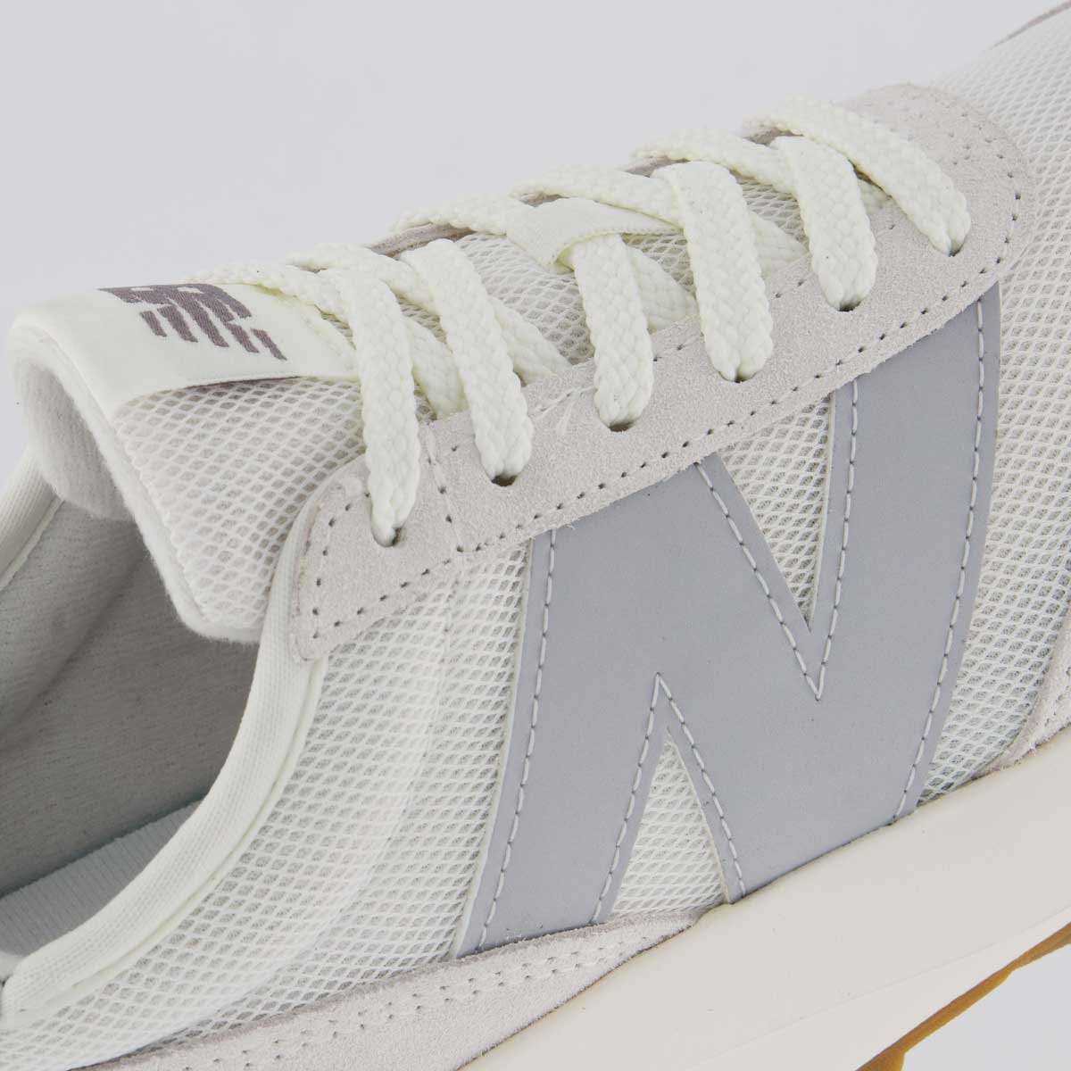 Tênis New Balance 370 V1 Feminino Off White e Cinza White/Cinza 7