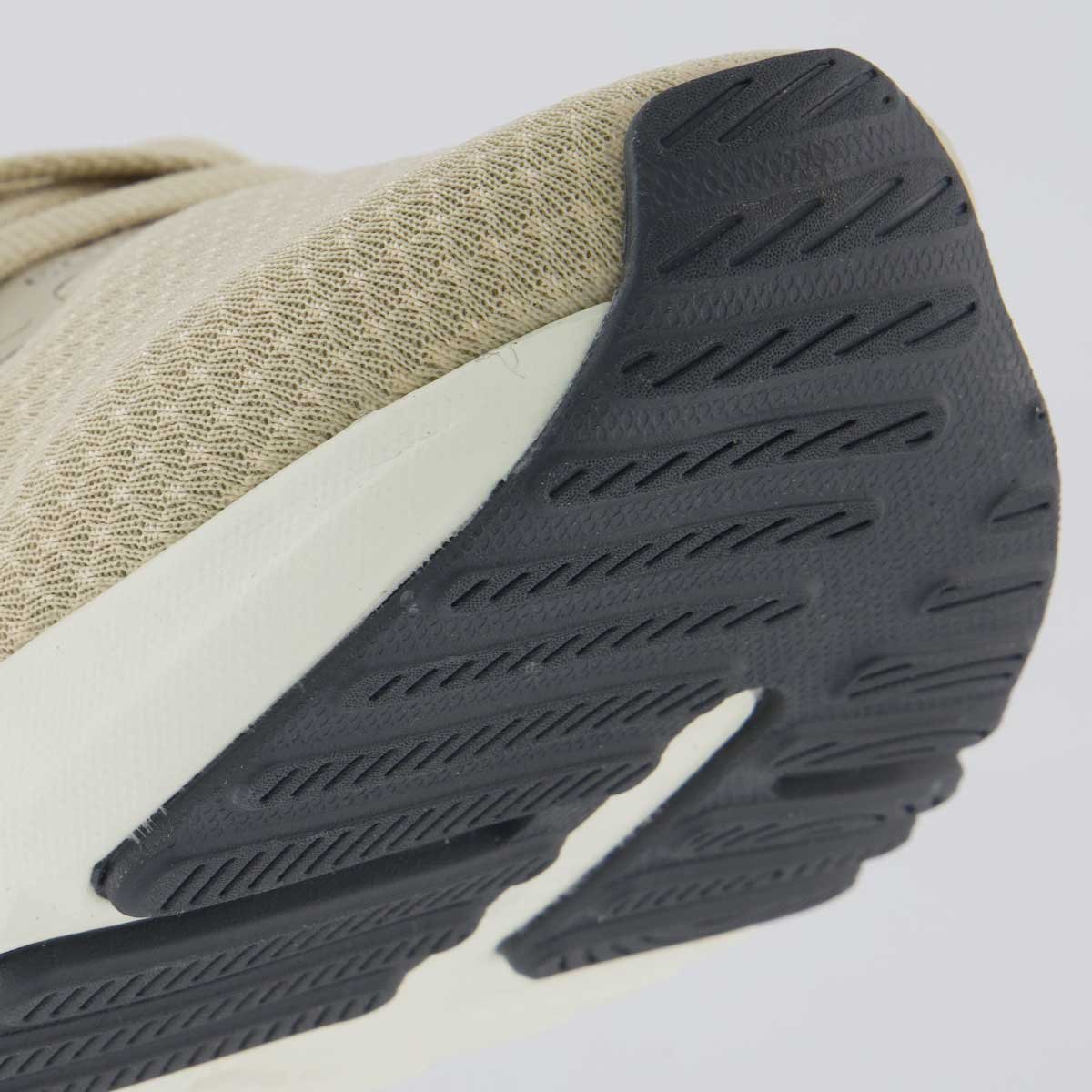 Tênis Under Armour Charged Great Marrom Marrom 8
