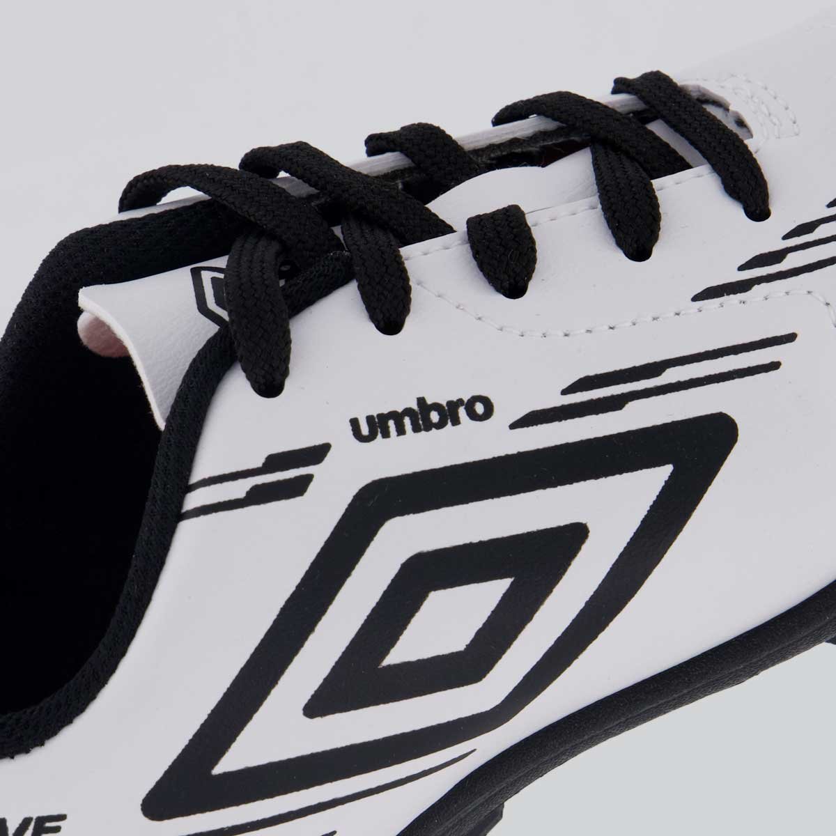 Chuteira Umbro Brave Society Juvenil Branco Branco/Preto 7
