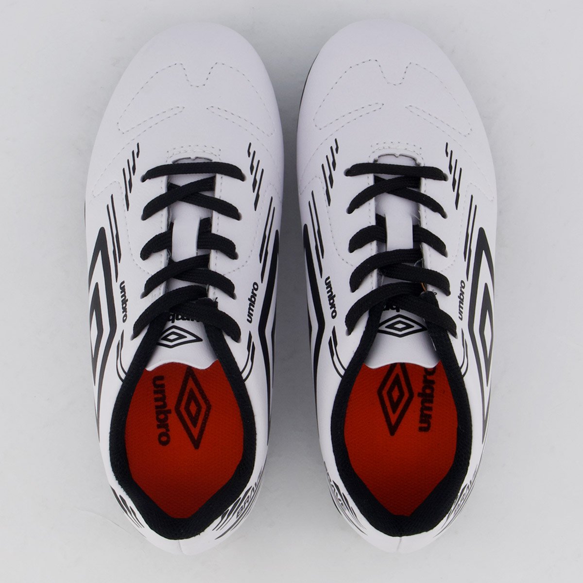 Chuteira Umbro Brave Campo Juvenil Branca e Preta Branco/Preto 4