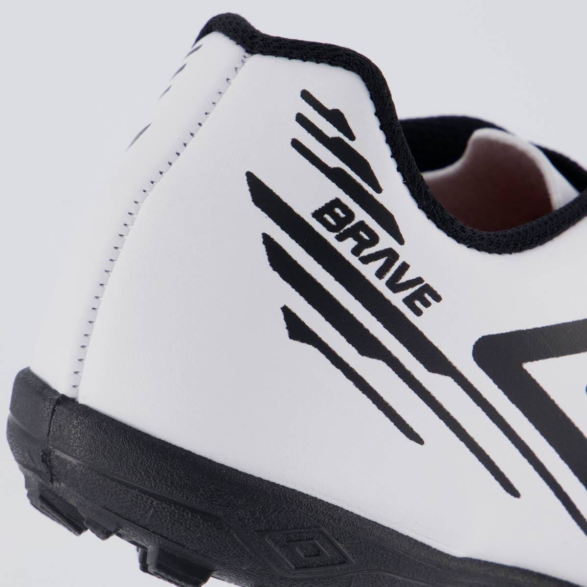 Chuteira Umbro Brave II Society Juvenil Branca e Preta Branco/Preto 6
