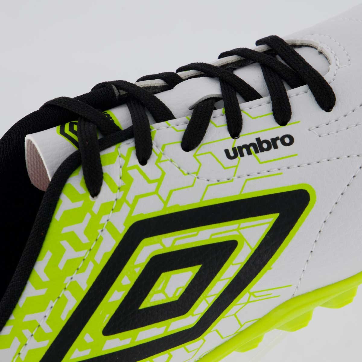 Chuteira Umbro Class Neo Society Branca e Verde Branco/Verde 7