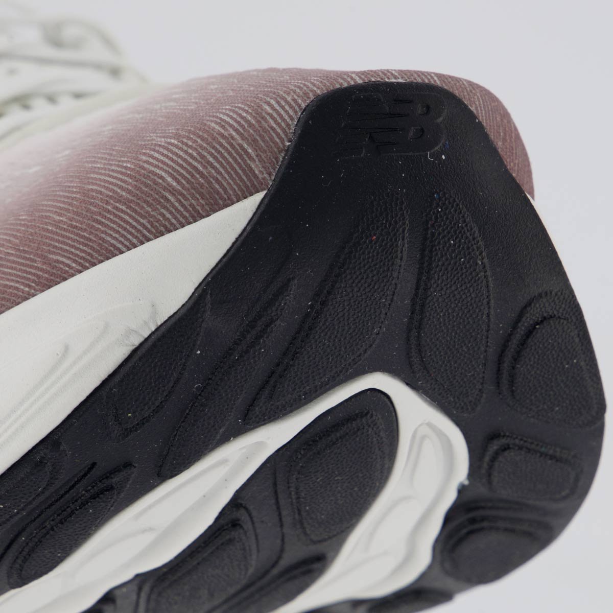 Tênis New Balance Fresh Foam X 1080 V14 Branco e Marrom Branco/Marrom 8
