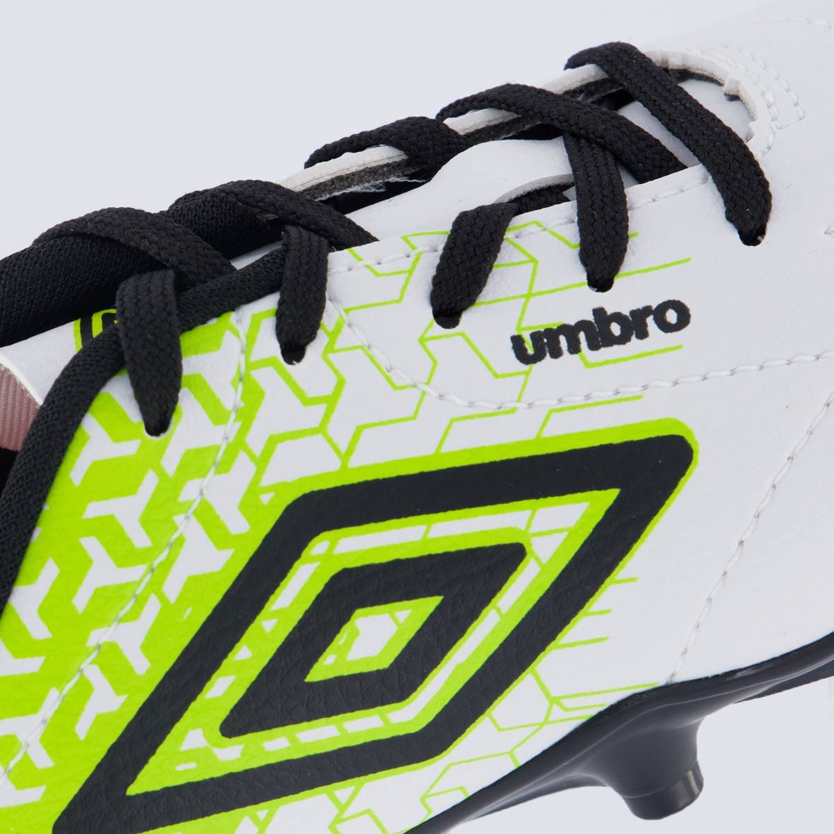 Chuteira Umbro Class Neo Campo Juvenil Branca e Ve Branco/Amarelo/Preto 7