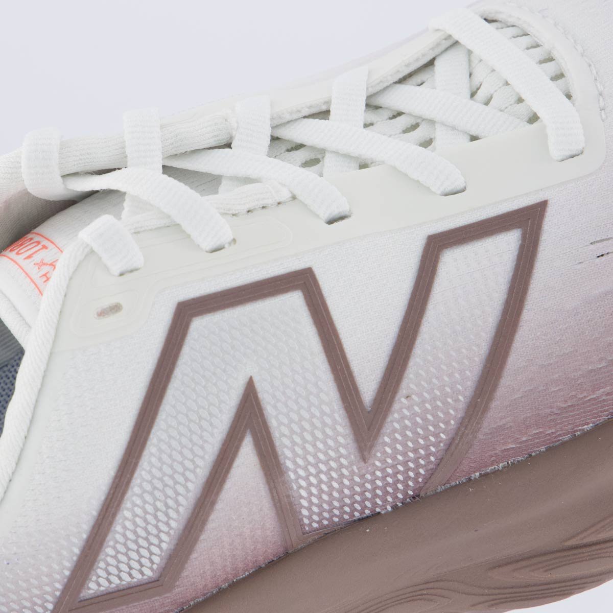 Tênis New Balance Fresh Foam X 1080 V14 Feminino Branco e Marrom Branco/Marrom 7