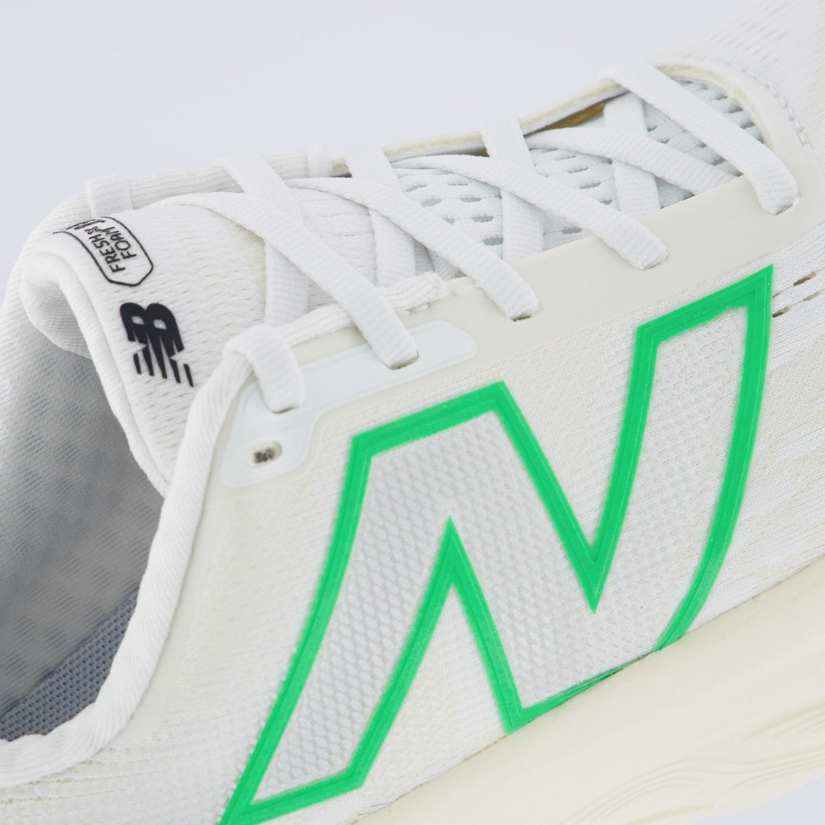 Tênis New Balance Fresh Foam X 1080 V14 Branco e Verde Branco/Verde 7