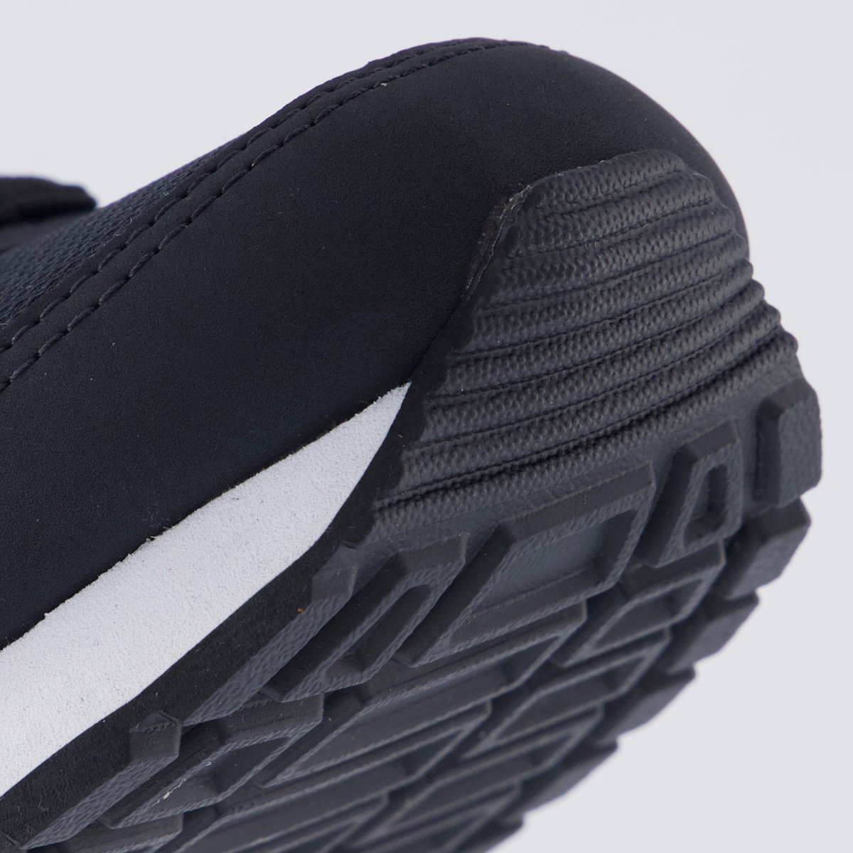 Tênis Puma ST Runner V2 SN BDP Feminino Preto Preto/Branco/Rosa 8