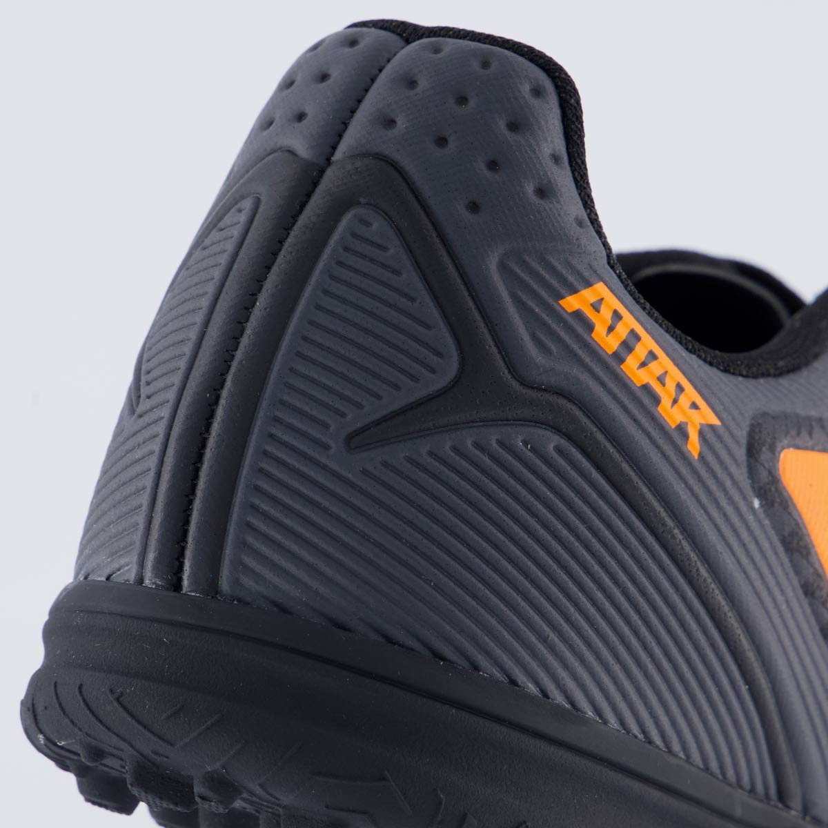 Chuteira Umbro Attak III Society Preta e Laranja Cinza/Laranja 6