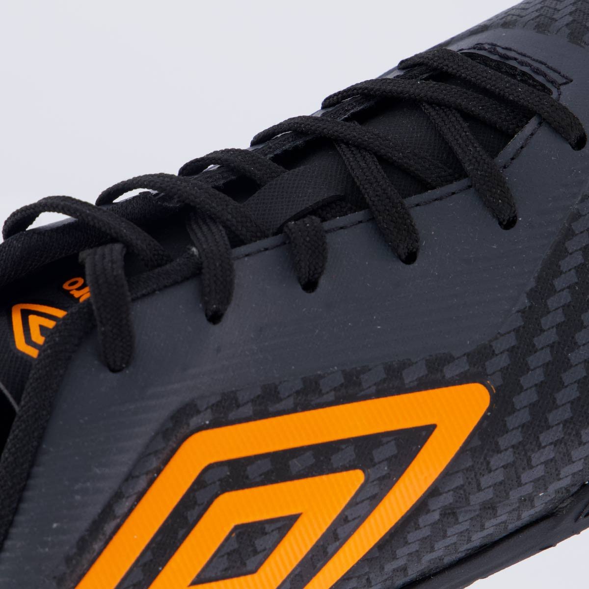 Chuteira Umbro Attak III Society Preta e Laranja Cinza/Laranja 7