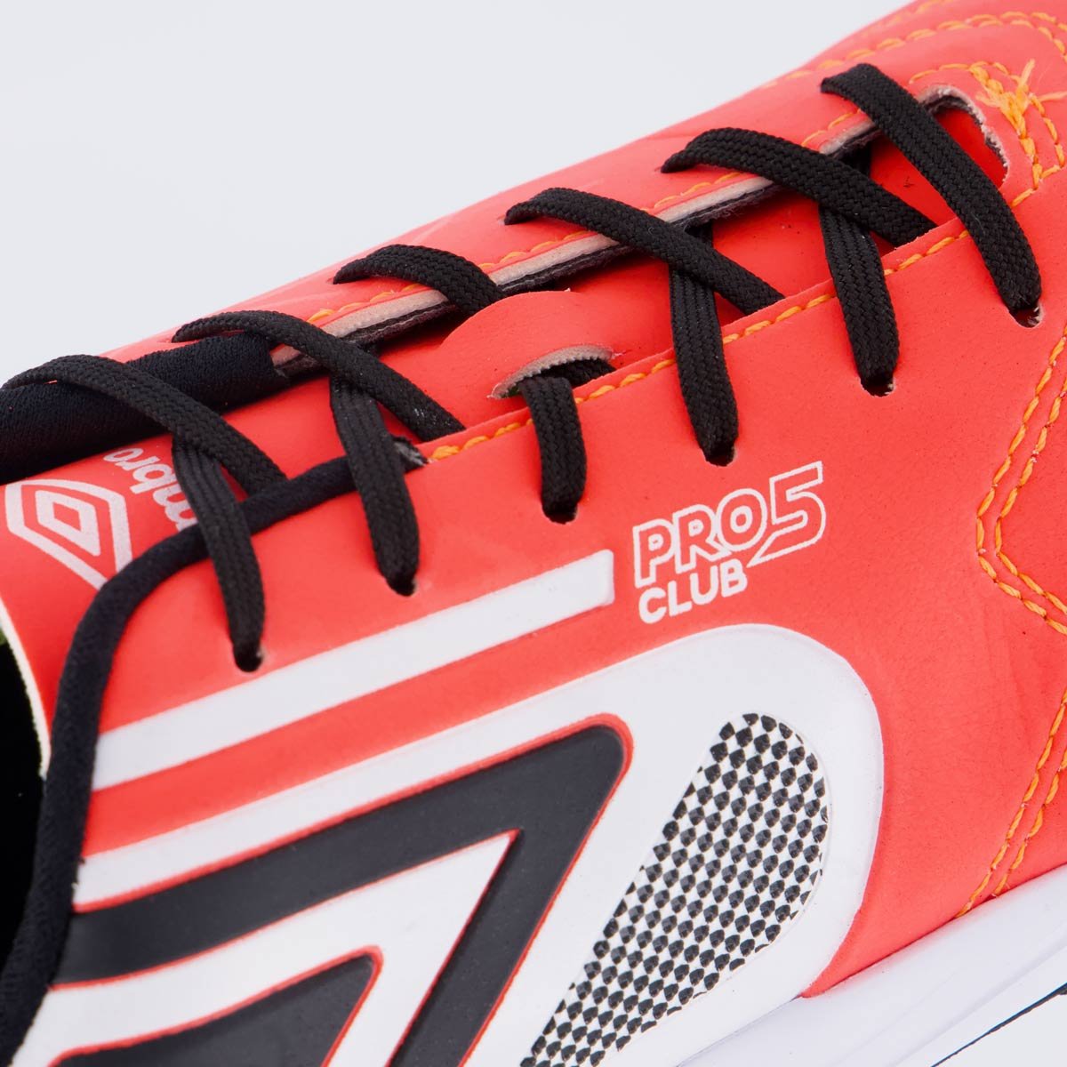 Chuteira Umbro Pro 5 Bump Club Society Laranja e Preta Laranja/Preto/Branco 7