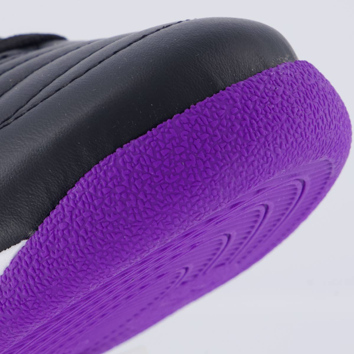 Chuteira Umbro BR Futsal Juvenil Preta e Roxa Preto/Roxo 8