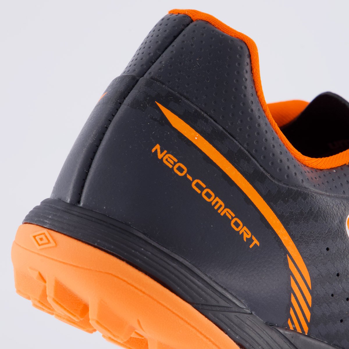 Chuteira Umbro Neo-Confort Society Preta e Laranja Preto/Laranja 6