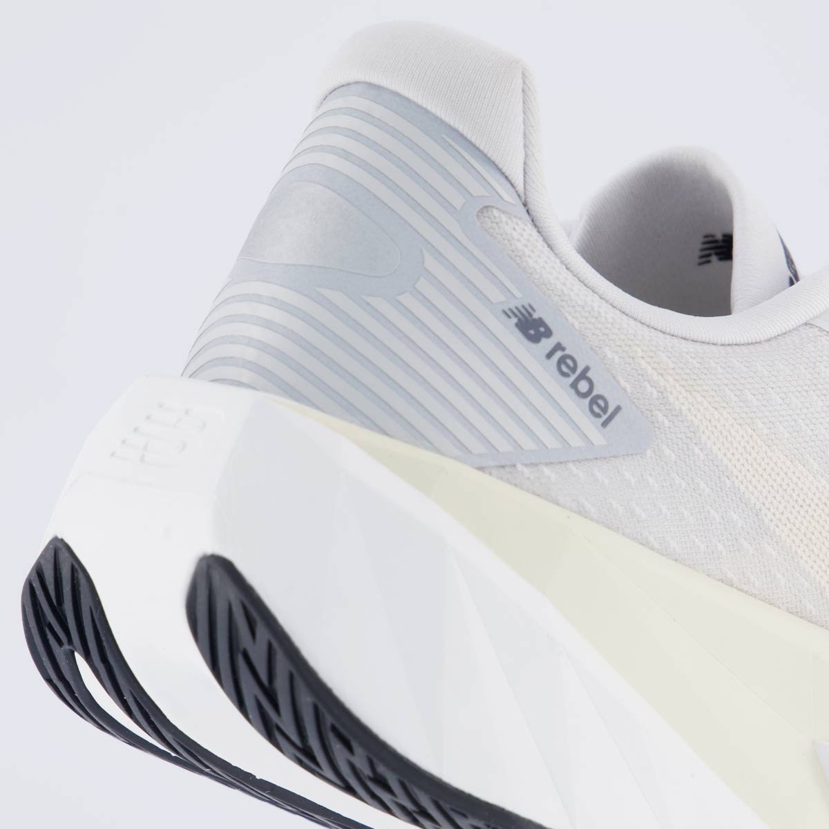 Tênis New Balance Fuelcell Rebel V5 Feminino Bege Bege/Cinza 6