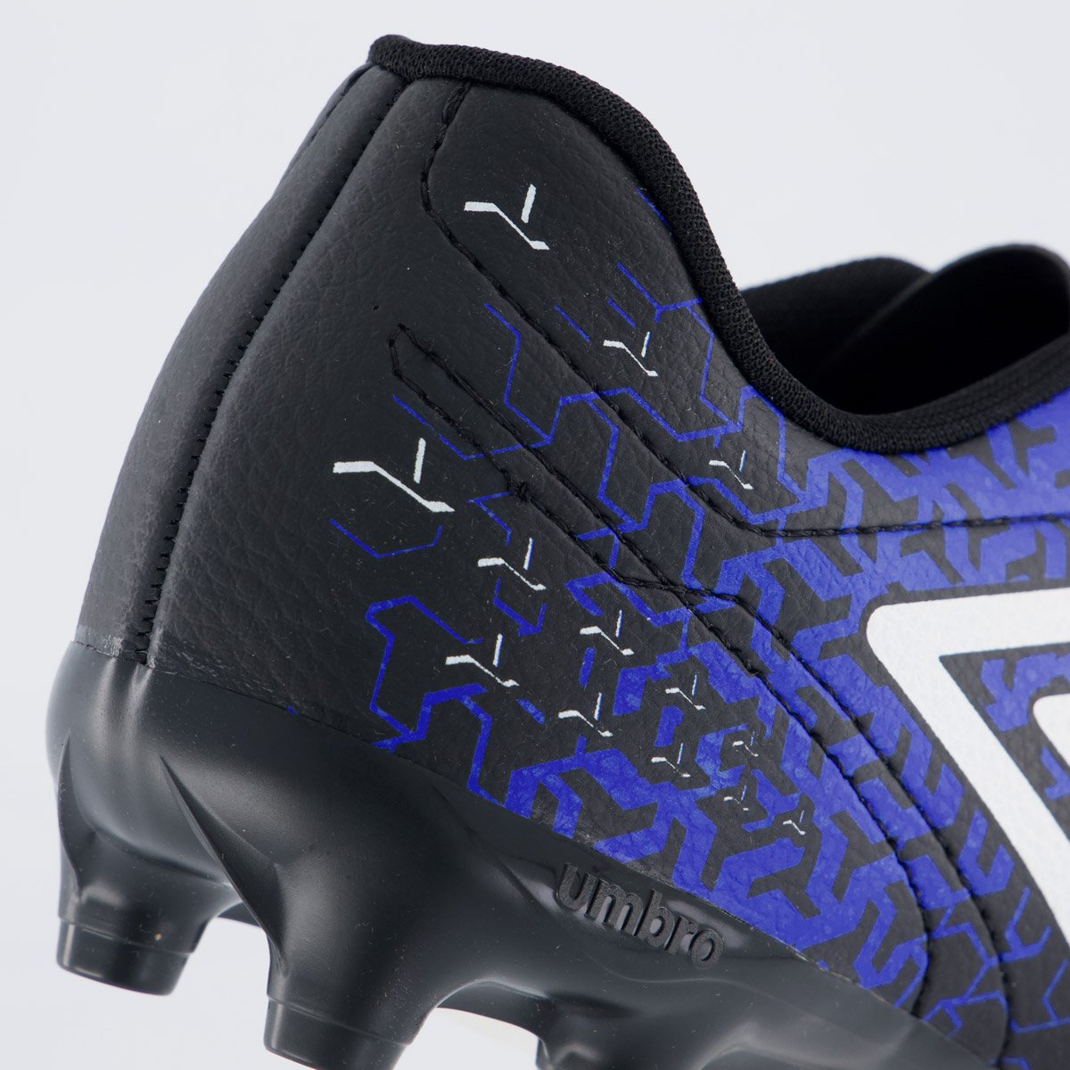 Chuteira Umbro Class Neo Campo Preta Preto/Azul 6