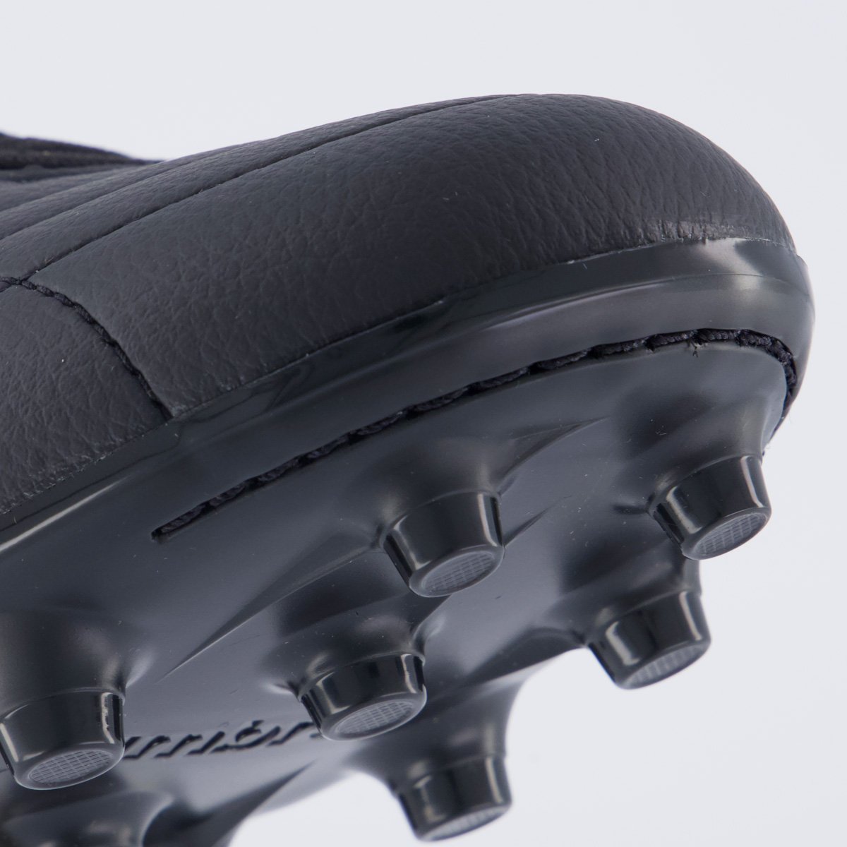 Chuteira Umbro Class Neo Campo Preta Preto/Azul 8