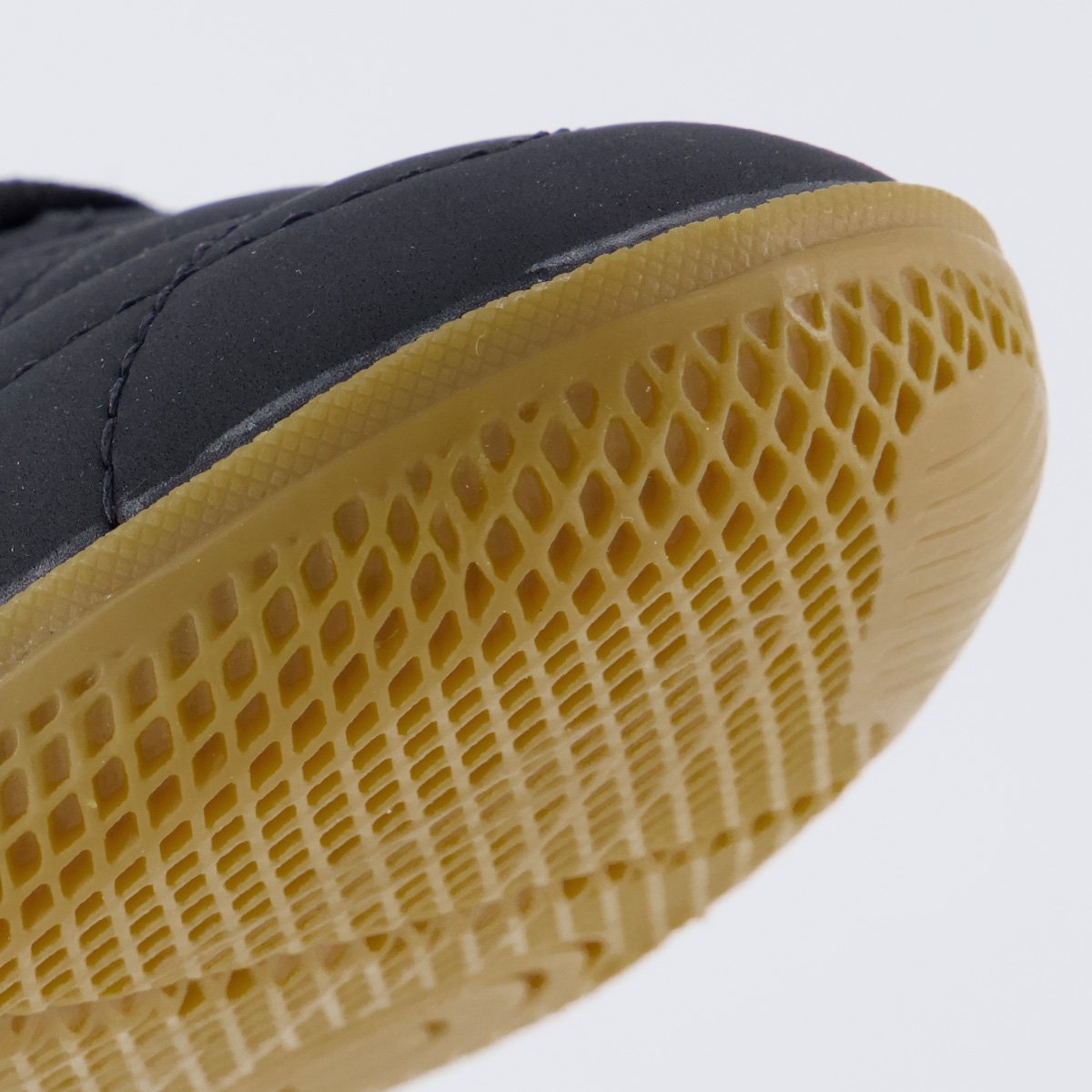Chuteira Umbro Neo Striker Futsal Preta e Marrom Preto/Marrom 8