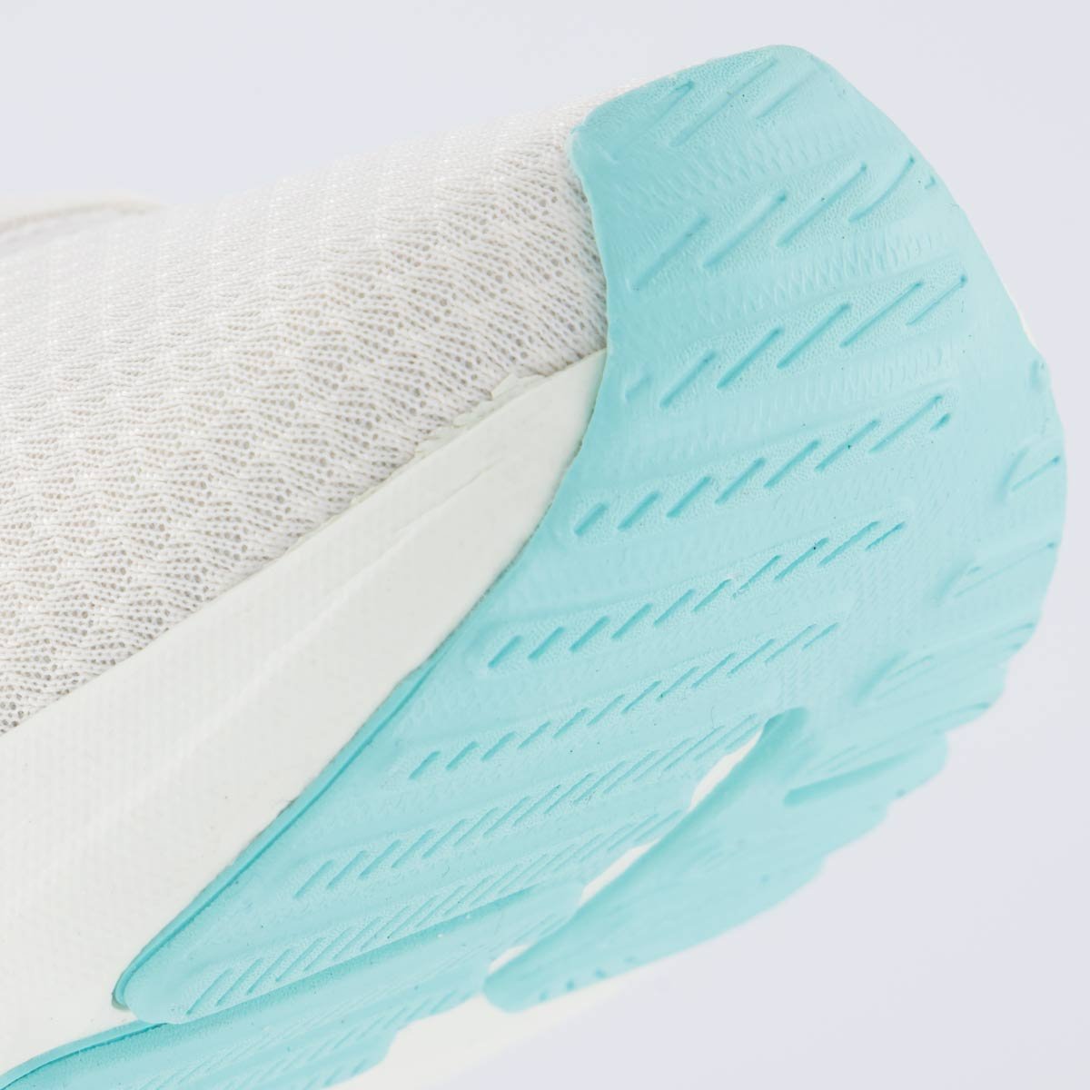 Tênis Under Armour Charged Great Feminino Bege Bege/Azul 8