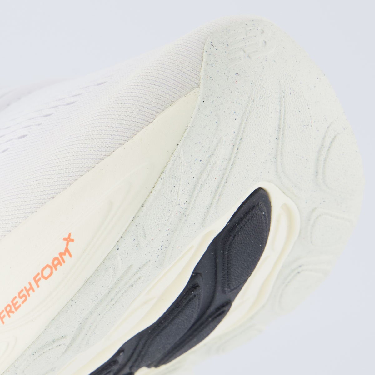 Tênis New Balance Fresh Foam X 1080 V14 Feminino Branco e Laranja Branco/Laranja 8