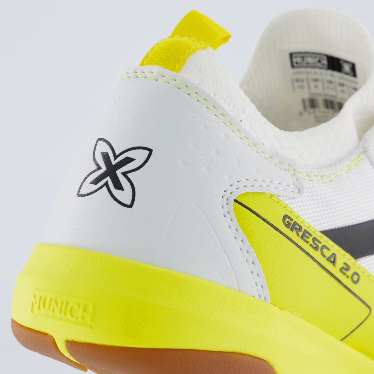nao Chuteira Munich New Gresca 2.0 Branca e Amarela Futsal Branco/Amarelo