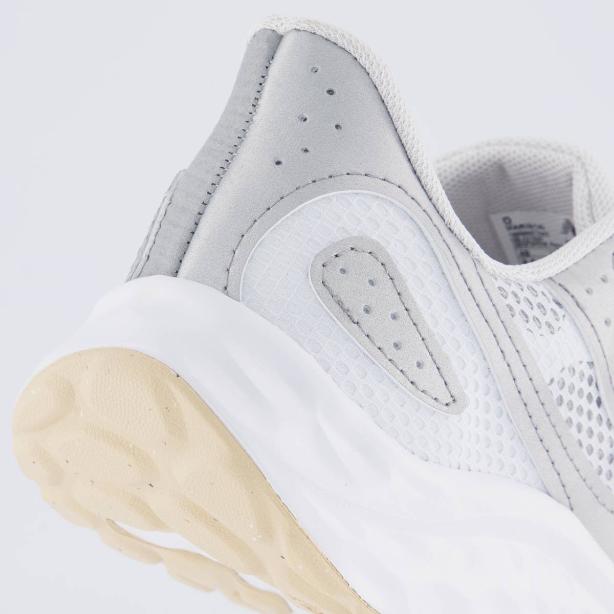 Tênis New Balance Fresh Foam Arishi V4 Prata Cinza/Branco 6