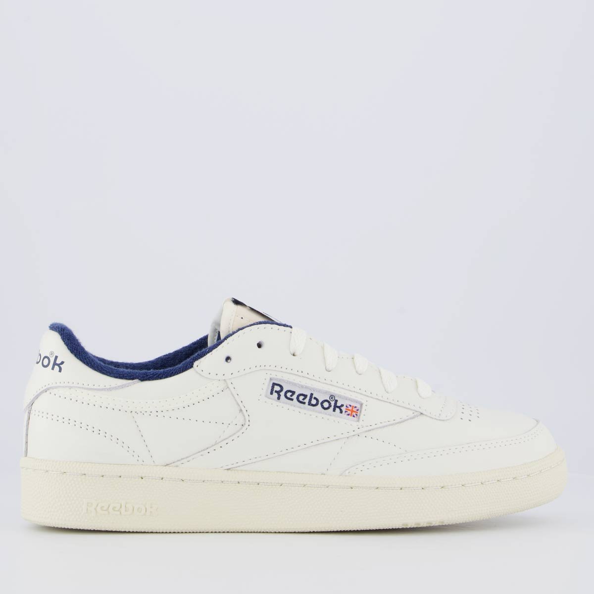 Tênis Reebok Club C 85 Vintage Off White e Marinho