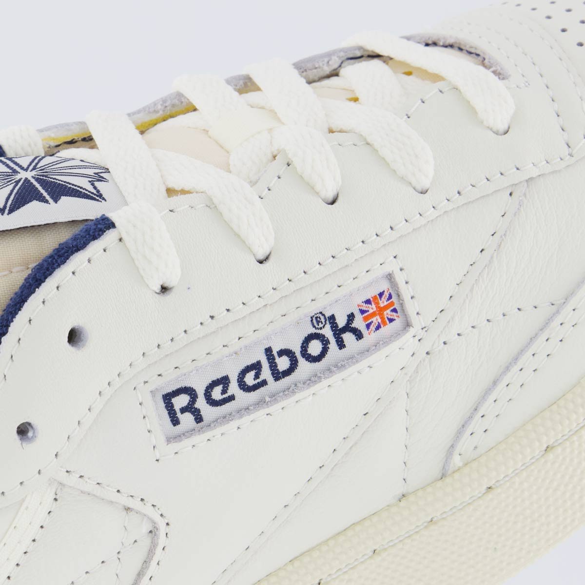 Tênis Reebok Club C 85 Vintage Off White e Marinho Off White/Azul 7
