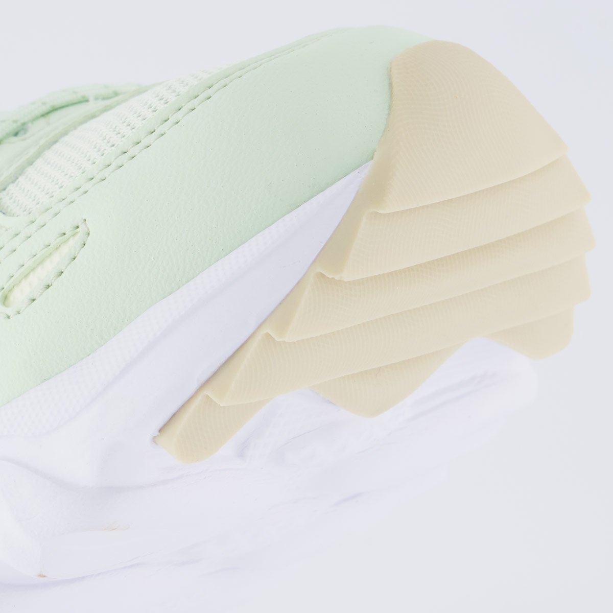 Tênis Fila Venture Tracer 2 Feminino Verde Canário Verde 8