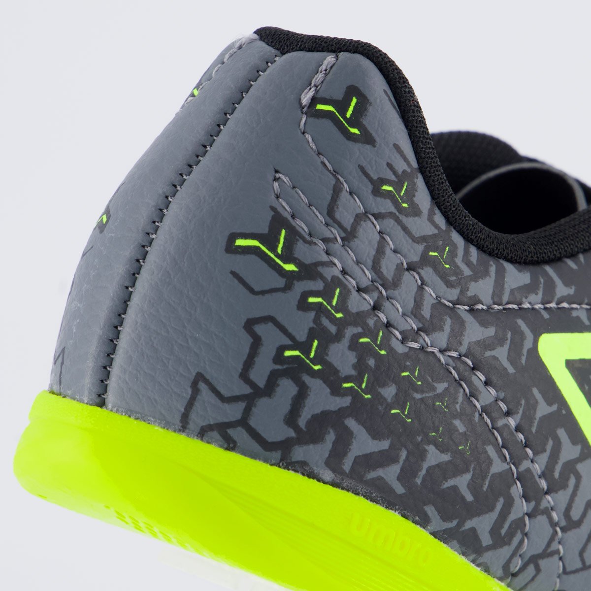 Chuteira Umbro Class Neo Futsal Juvenil Cinza Cinza/Verde 6