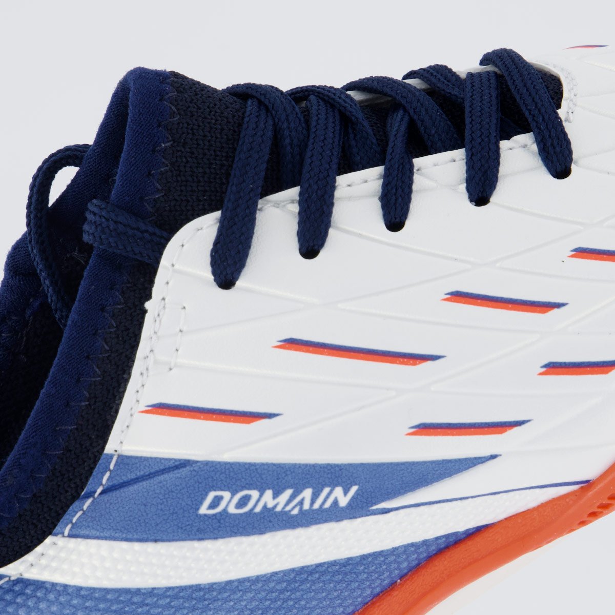 Chuteira Umbro Domain Futsal Juvenil Branca e Laranja Branco/Laranja/Azul 7
